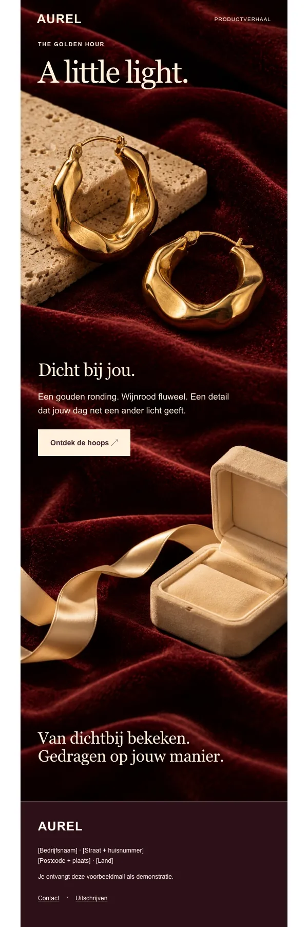 Sieradenmail op wijnrood fluweel